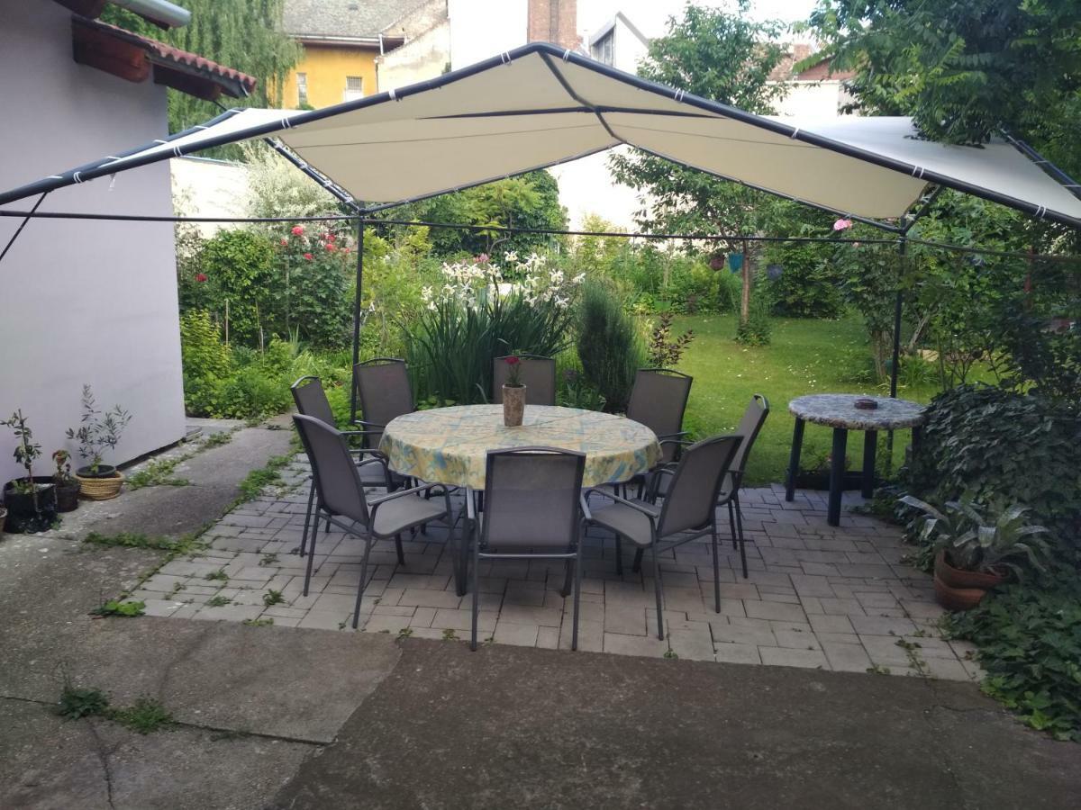 Apartman Lux Сегед Екстериор снимка